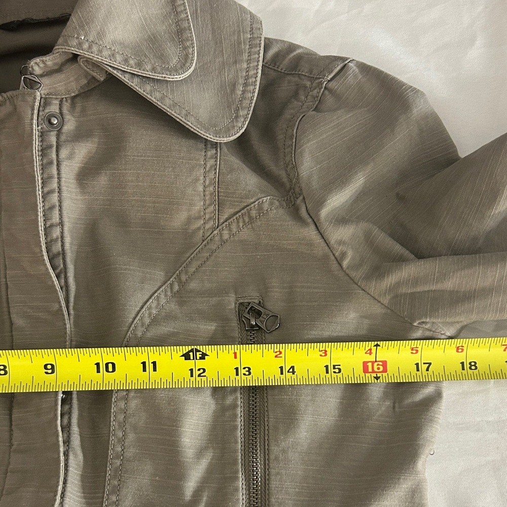 Jacket - Picture 8 of 9